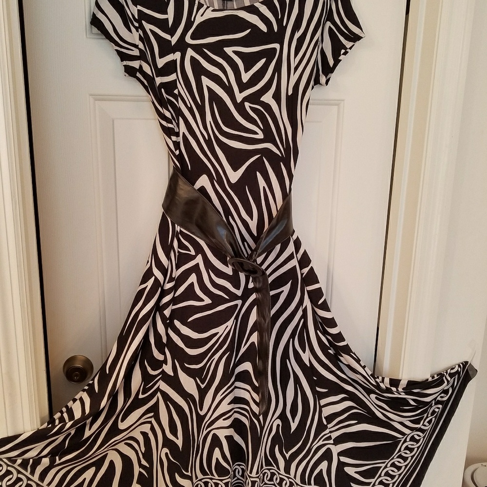 Dress - Picture 4 of 4